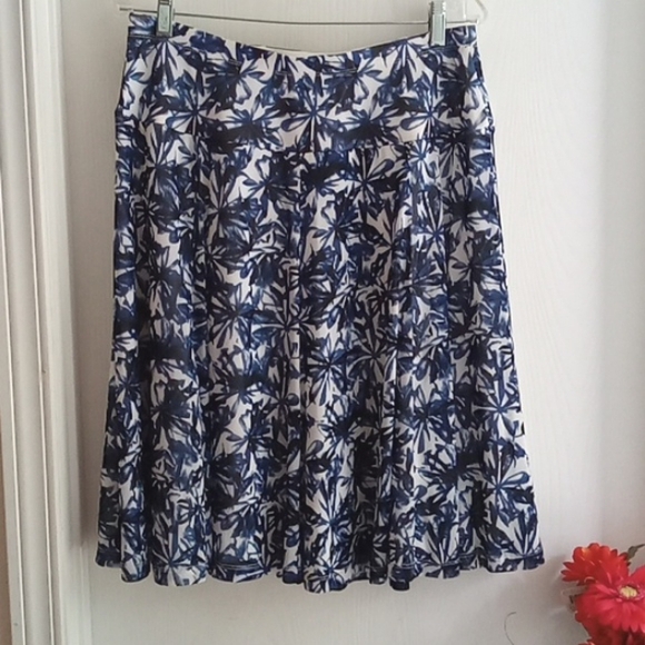 ⭐️ Host Pick ⭐️Cleo | Navy White Design Fit & Flare Skirt - Picture 7 of 7